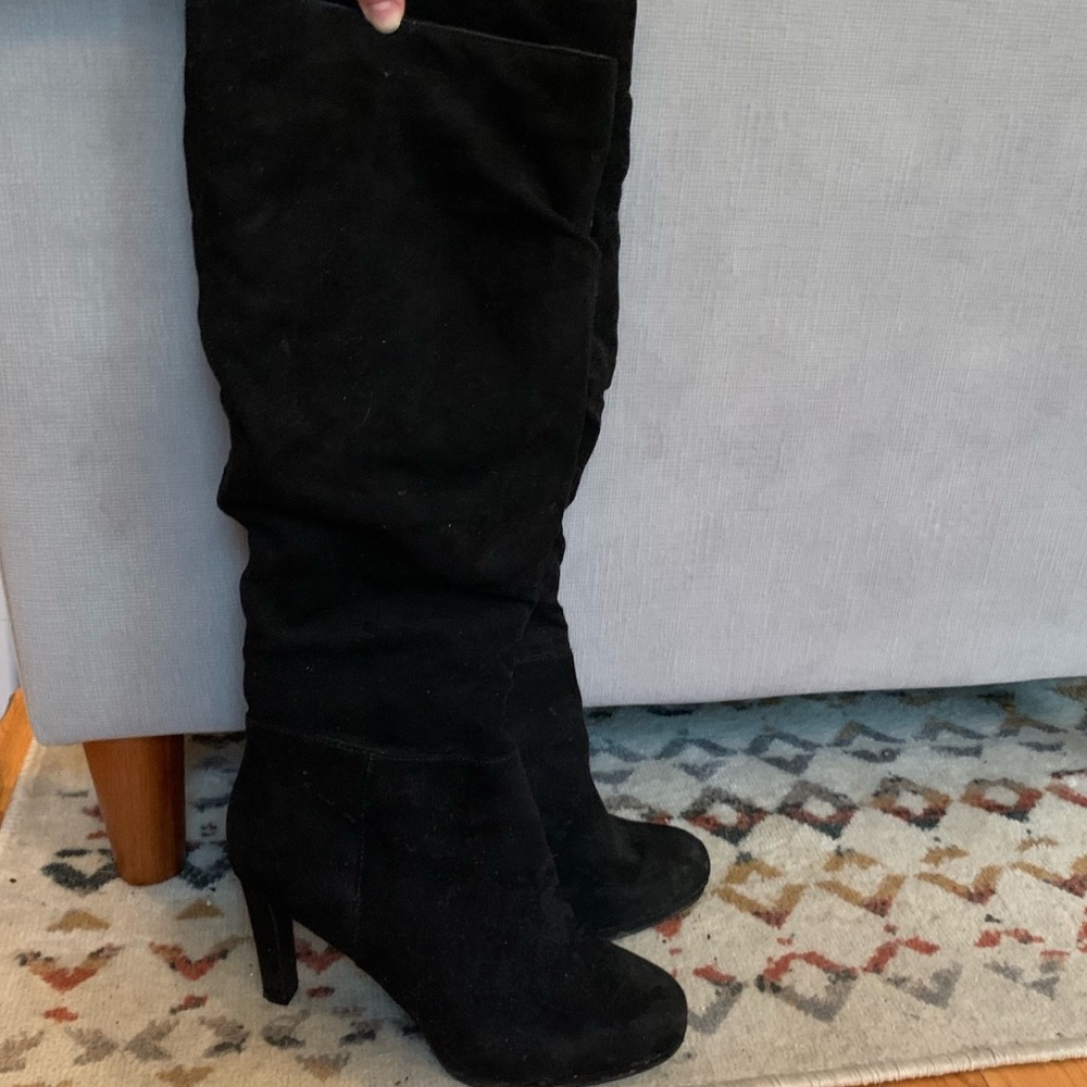 Black knee high boots heels